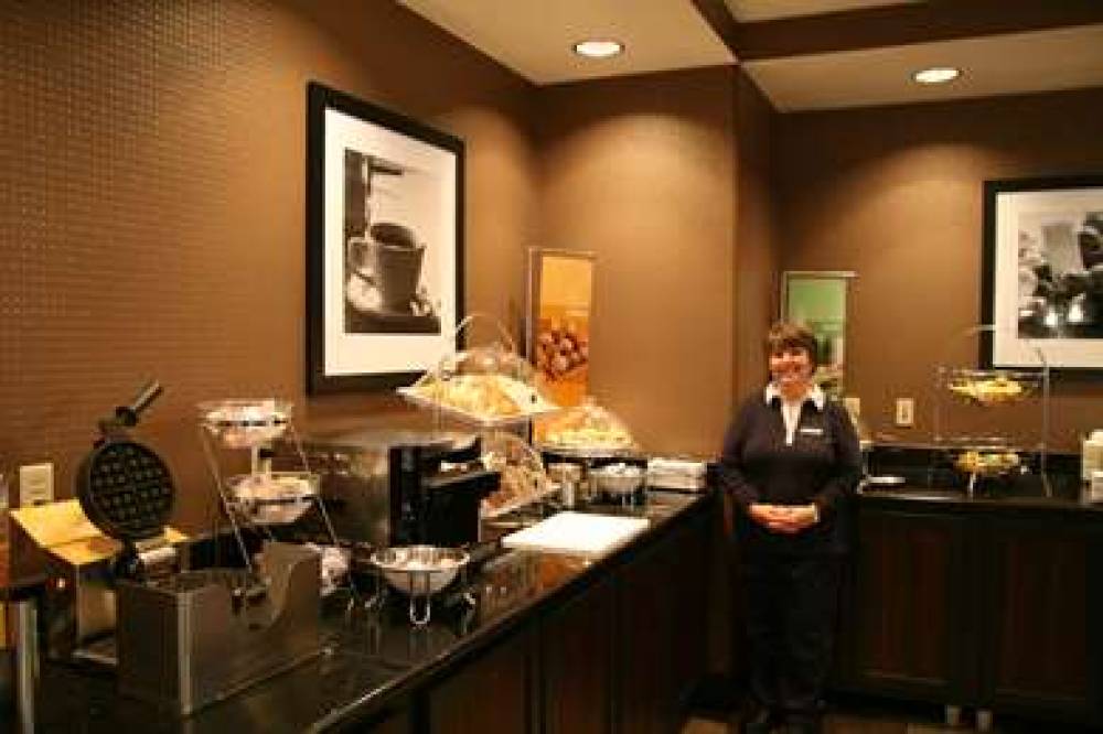 Hampton Inn &amp; Suites Detroit/Airport-Romulus 7