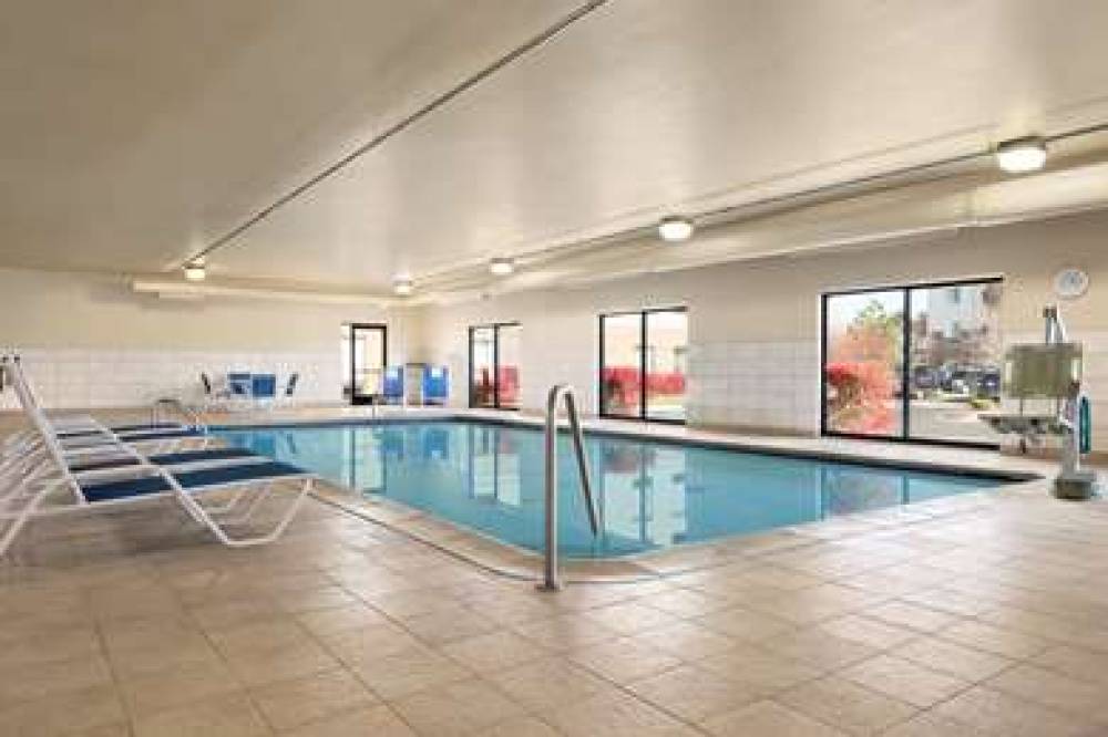 Hampton Inn &amp; Suites Detroit/Sterling Heights 7