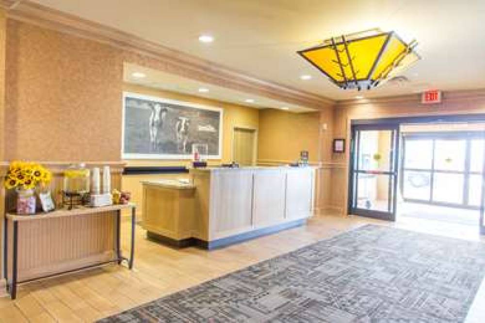 Hampton Inn &amp; Suites Dodge City, KS 8