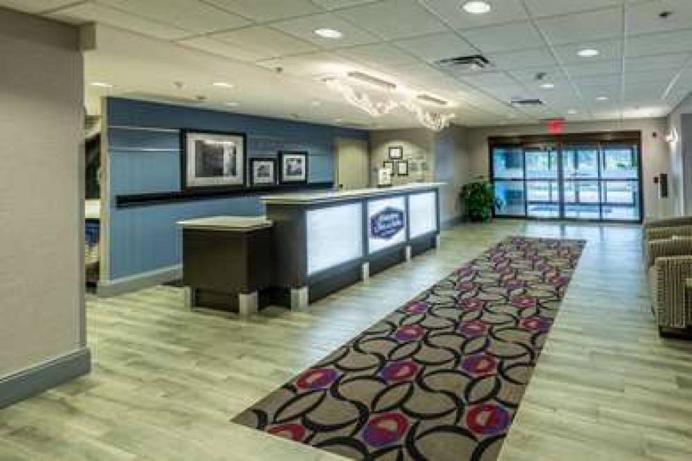 Hampton Inn &amp; Suites Dublin 4