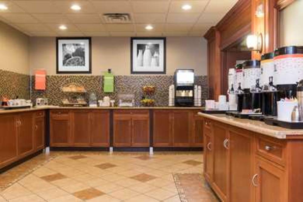 Hampton Inn &amp; Suites East Lansing Okemos 9