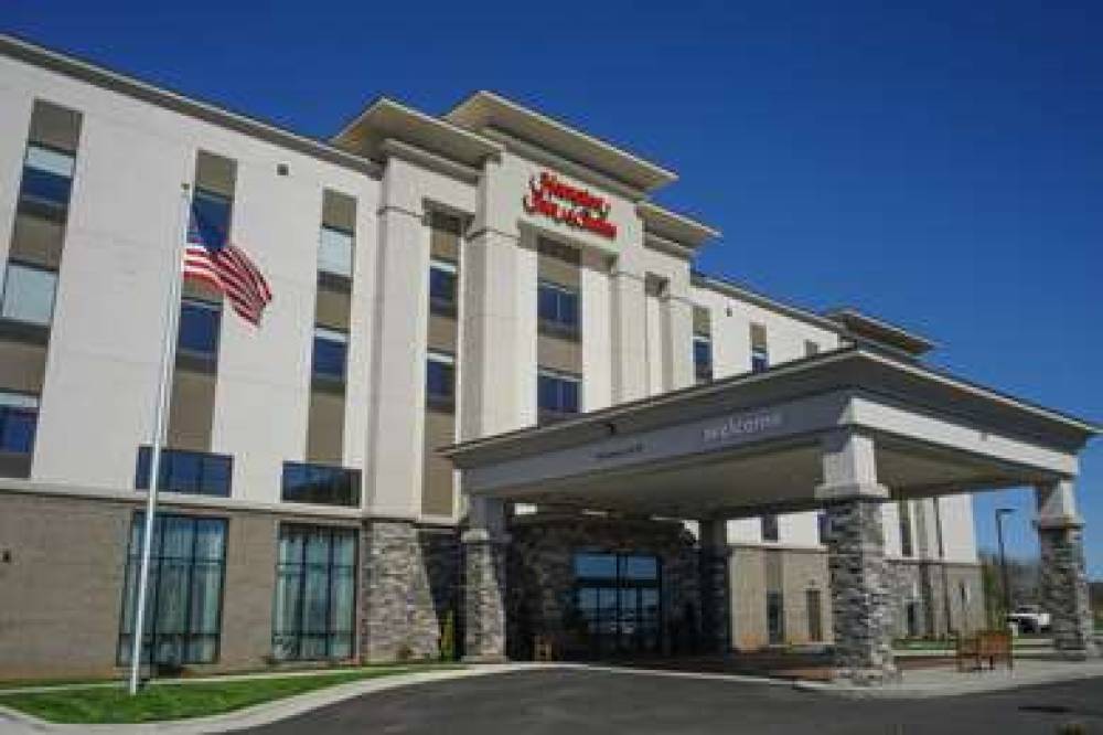 Hampton Inn &amp; Suites Forest City, NC 1