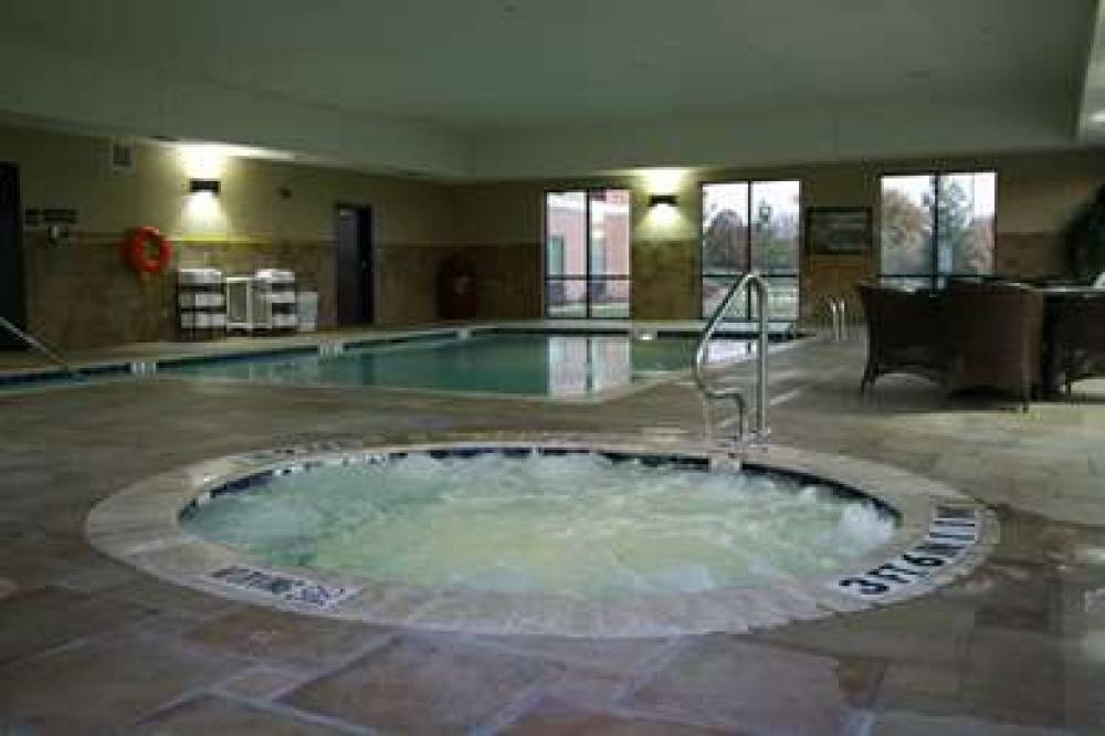 Hampton Inn &amp; Suites Fort Worth-Fossil Creek 9