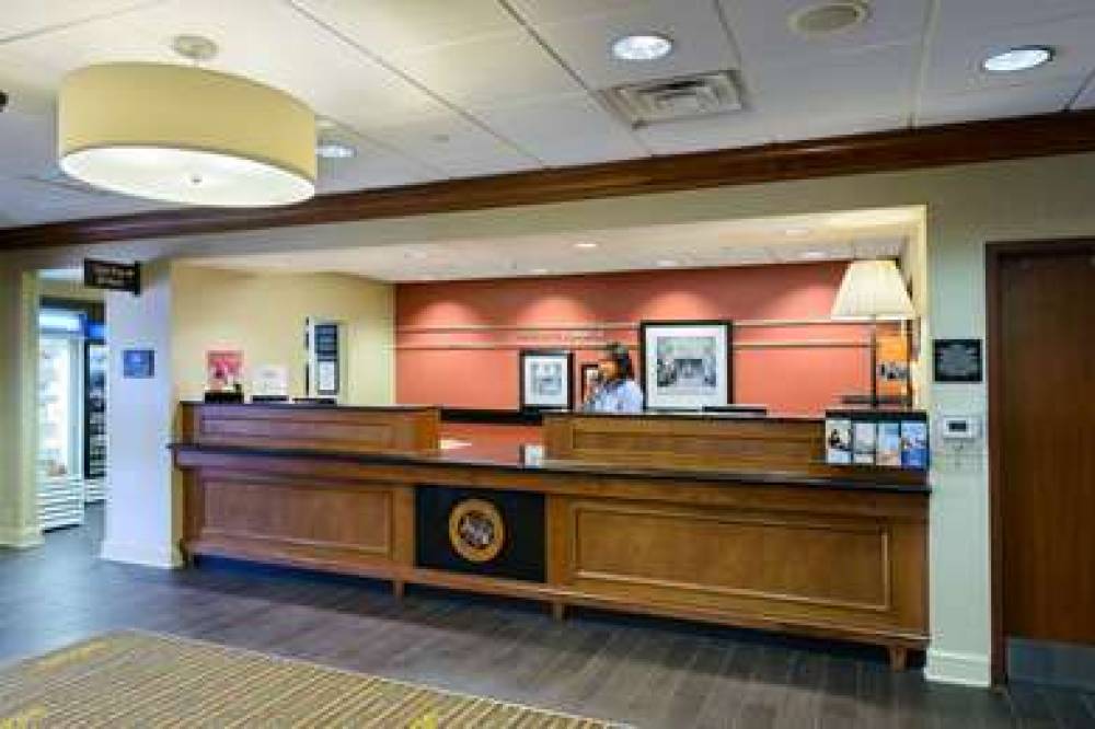 Hampton Inn &amp; Suites Frederick-Fort Detrick 8