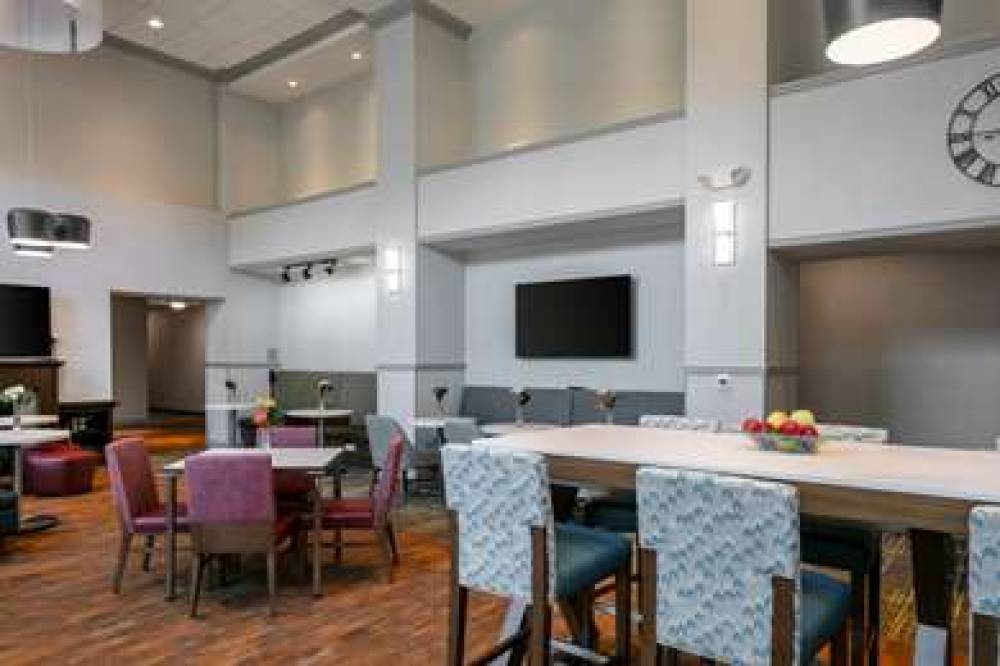 Hampton Inn &amp; Suites Grafton 9