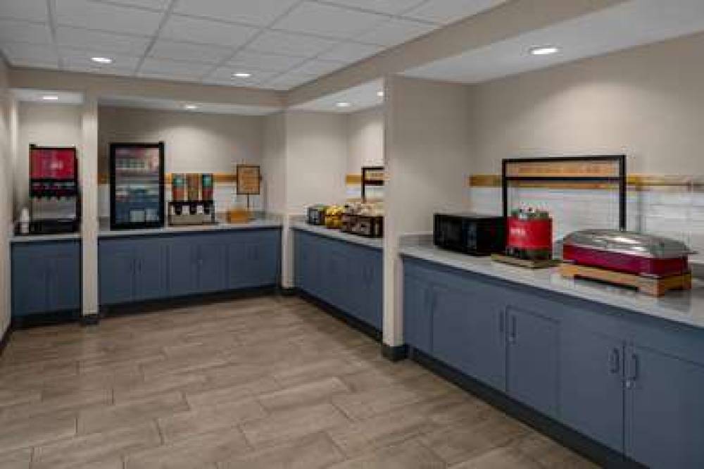 Hampton Inn &amp; Suites Grand Rapids-Airport 28t 6