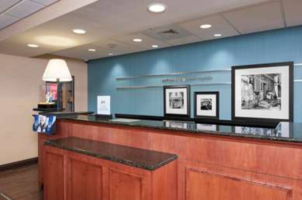 Hampton Inn &amp; Suites Grand Rapids-Airport 28t 2