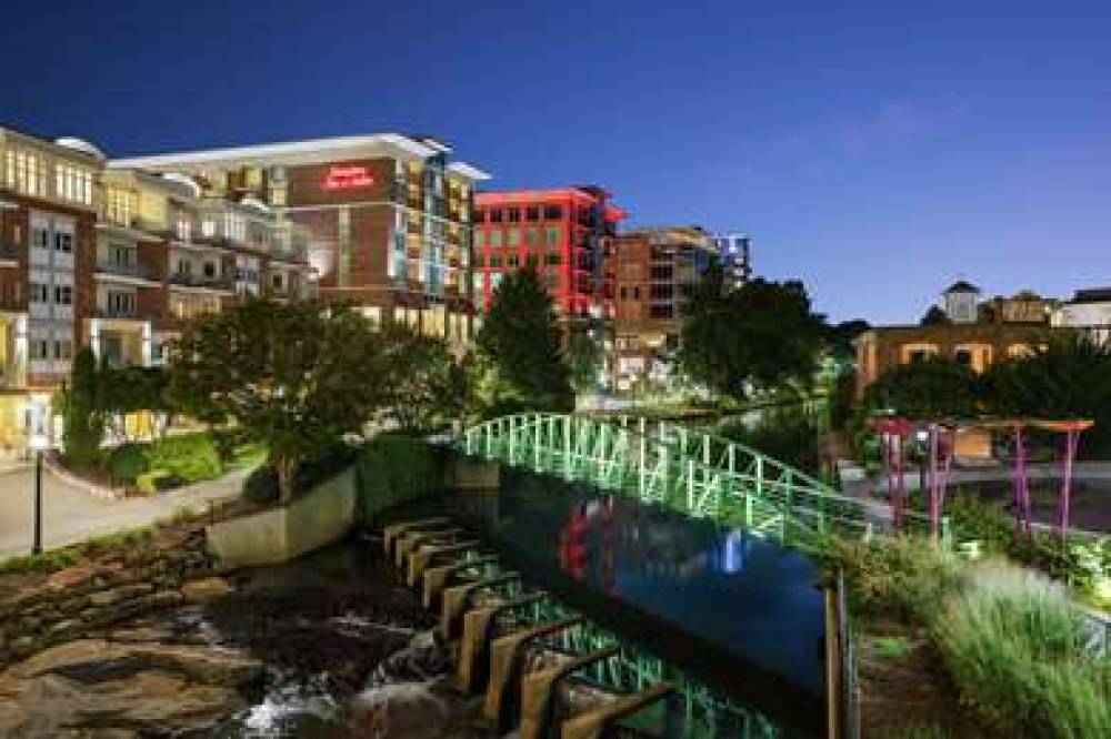 Hampton Inn &amp; Suites Greenville-Downtown-Rive 3