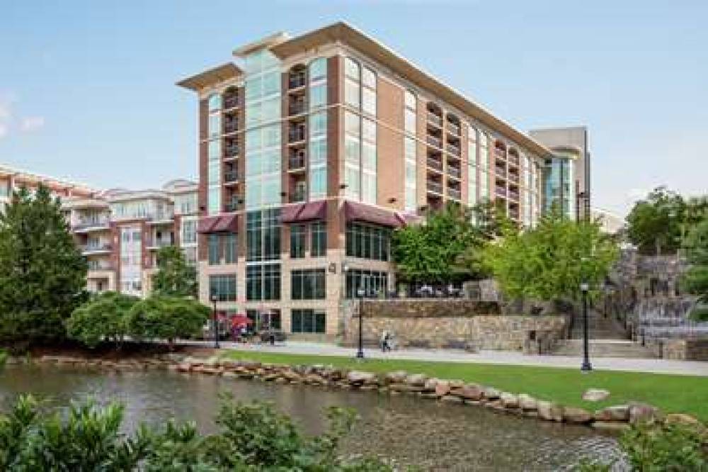 Hampton Inn &amp; Suites Greenville-Downtown-Rive 5