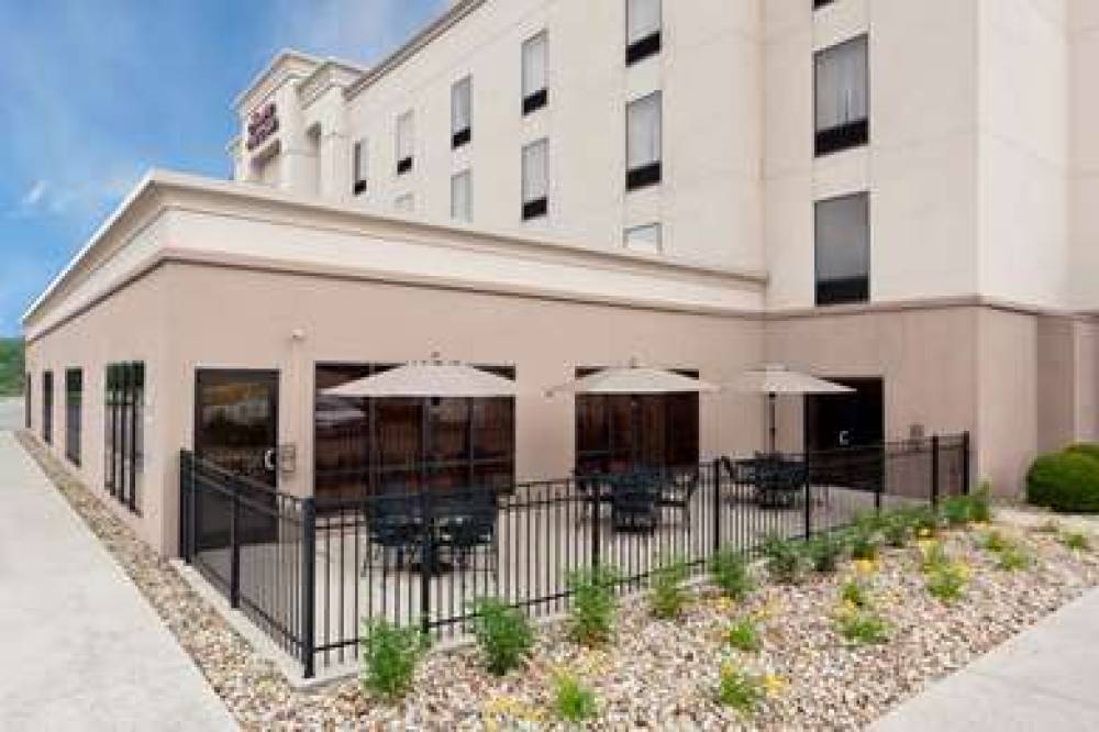 Hampton Inn &amp; Suites Grove City 1