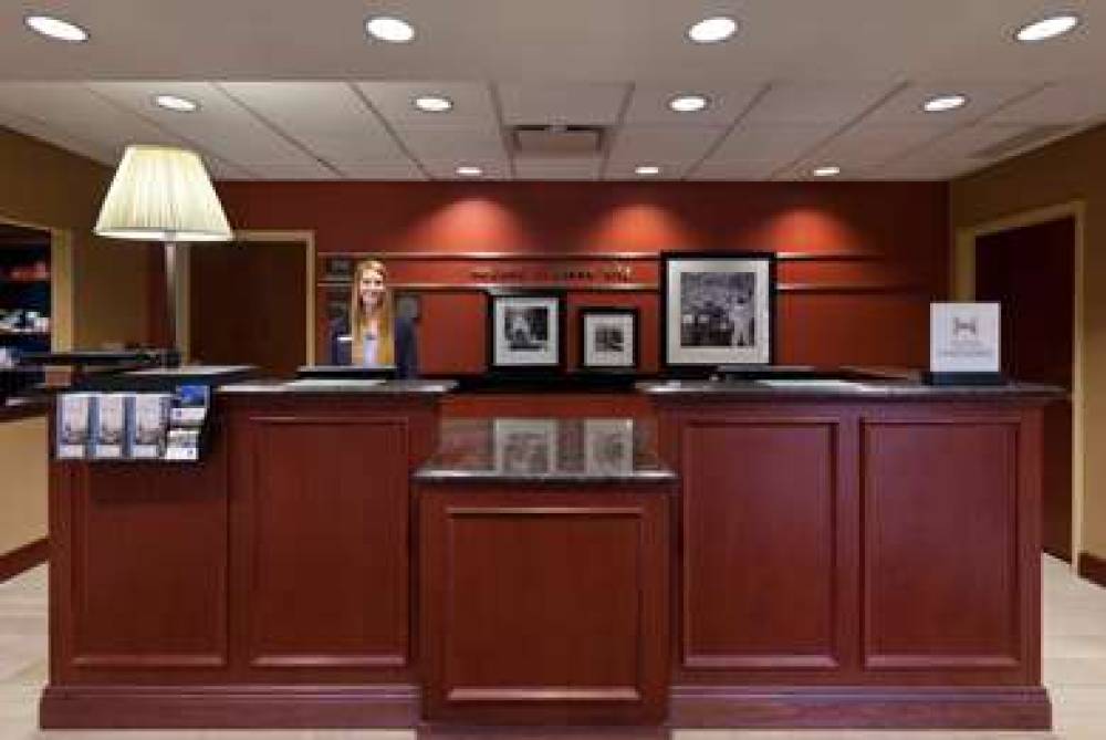 Hampton Inn &amp; Suites Grove City 5