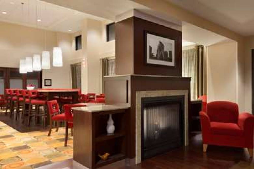 Hampton Inn &amp; Suites Hartford/East Hartford,  7