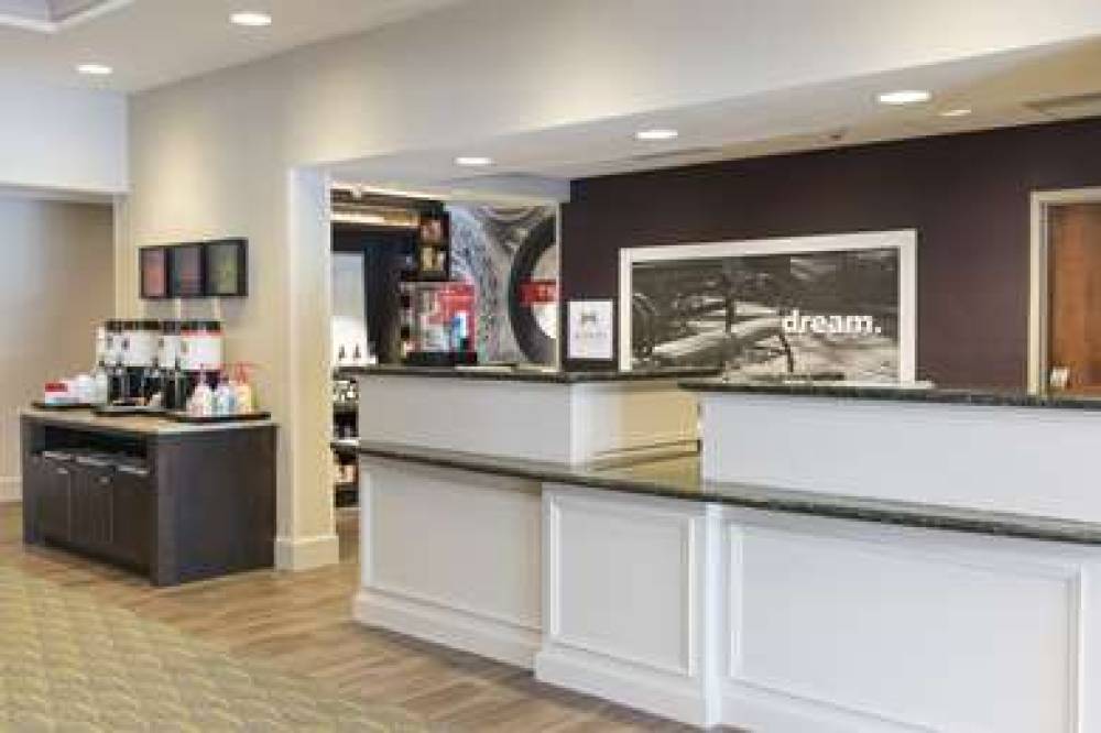 Hampton Inn &amp; Suites Hartford-Manchester, CT 3