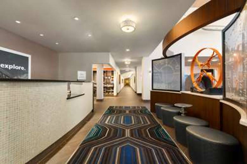 Hampton Inn &amp; Suites Herndon-Reston 7