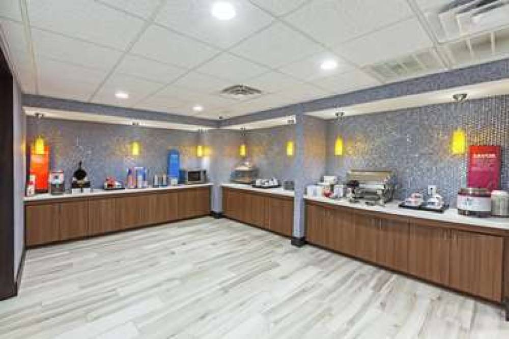 Hampton Inn &amp; Suites Houston-Bush Intercontin 7