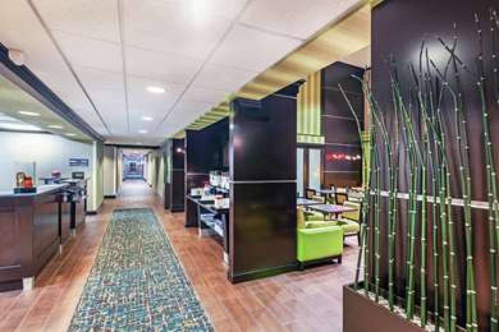 Hampton Inn &amp; Suites Houston/League City, TX 4