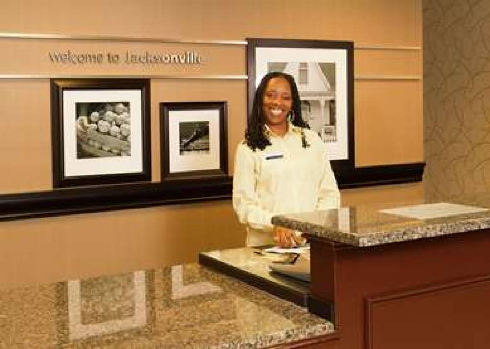 Hampton Inn &amp; Suites Jacksonville-Airport 8