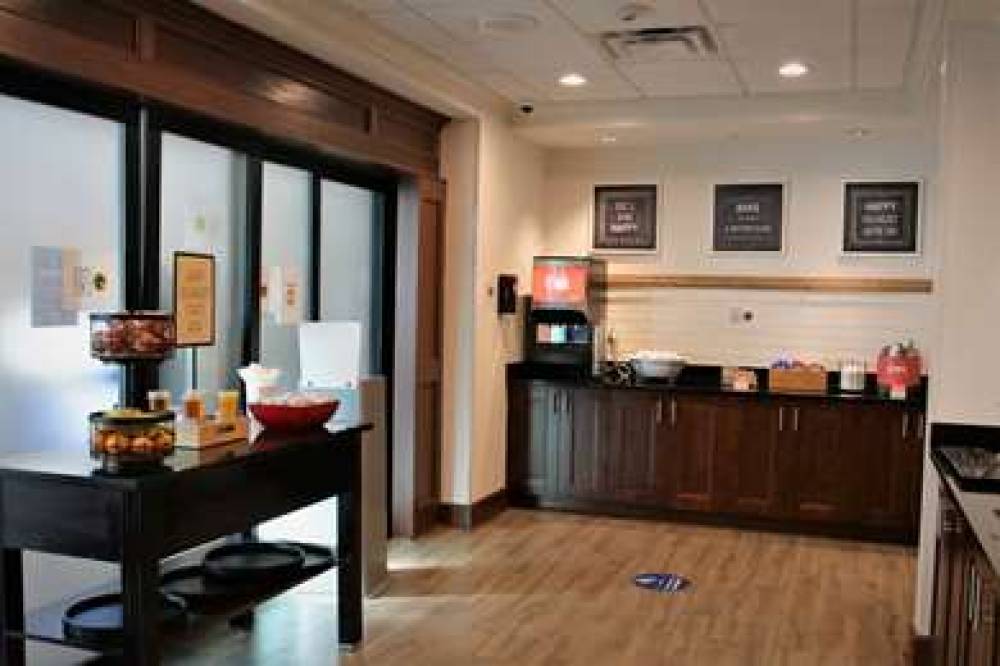 Hampton Inn &amp; Suites Jacksonville - Beach Blv 9