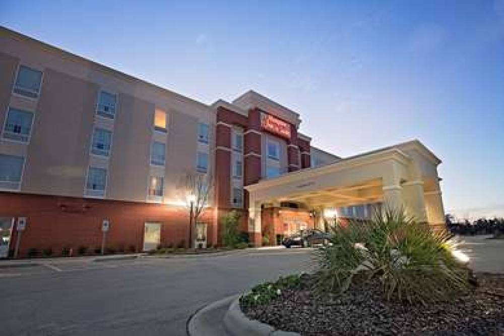 Hampton Inn &amp; Suites Jacksonville, NC 4