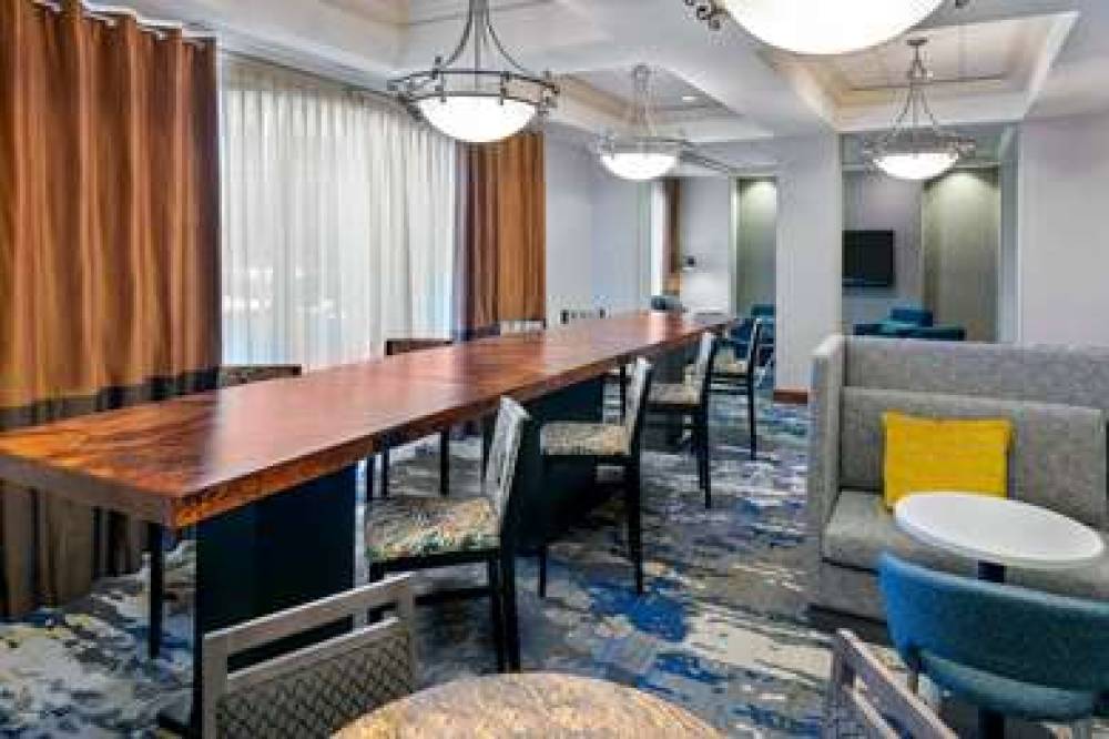 Hampton Inn &amp; Suites Kansas City-Country Club 5