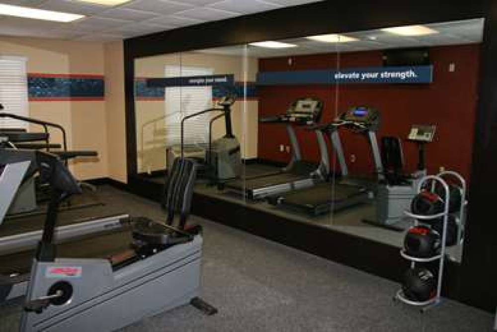 Hampton Inn &amp; Suites Kansas City-Merriam 9