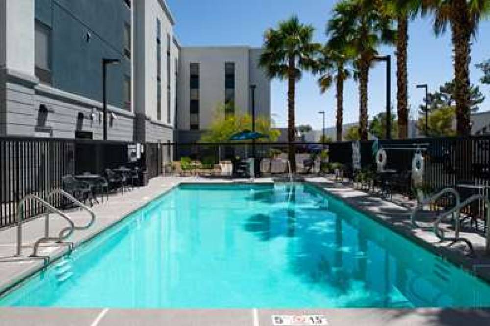 Hampton Inn &amp; Suites Las Vegas Airport 6