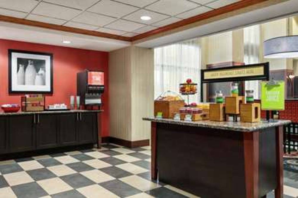 Hampton Inn &amp; Suites Lawton 8