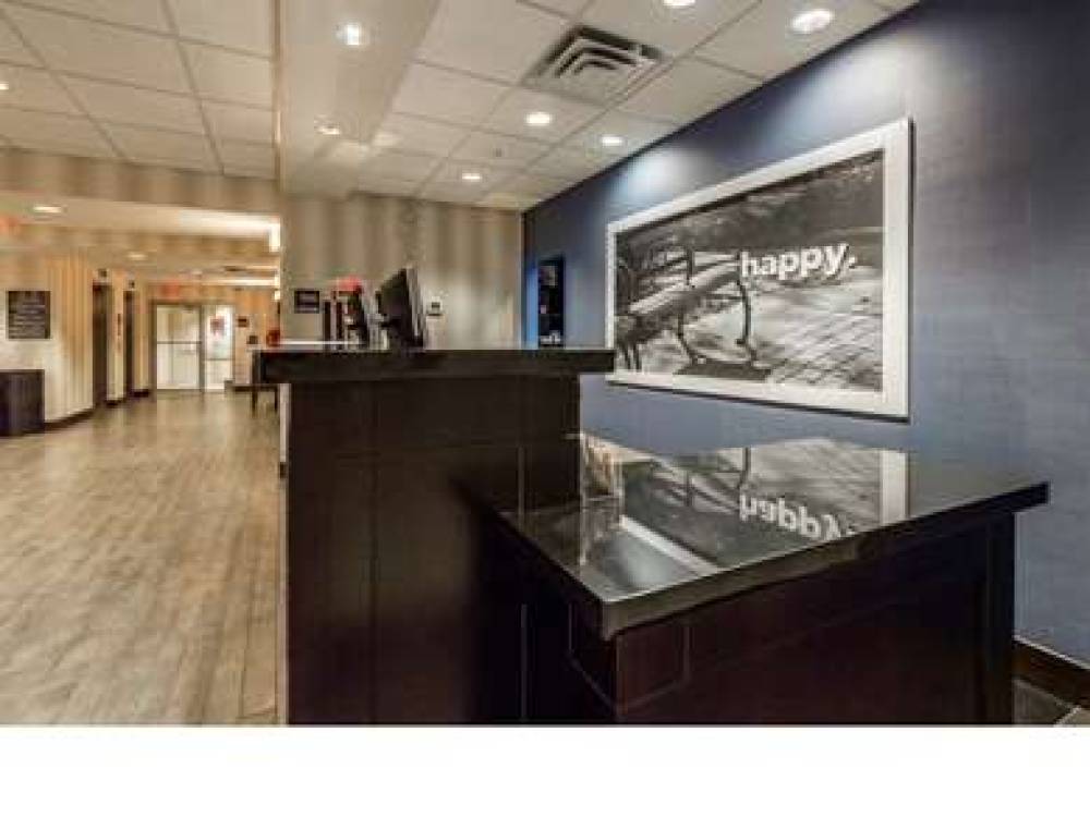 Hampton Inn &amp; Suites Lethbridge, AB. CN 3