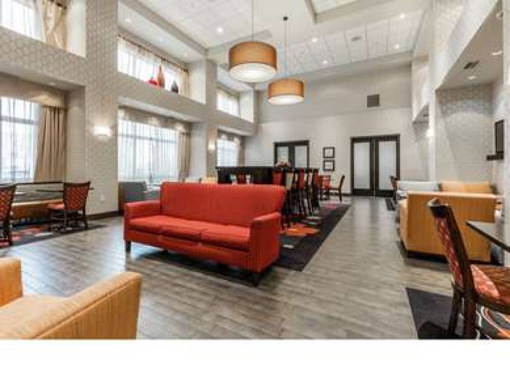 Hampton Inn &amp; Suites Lethbridge, AB. CN 2