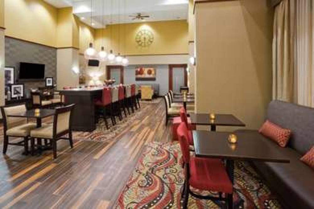 Hampton Inn &amp; Suites Lino Lakes 4