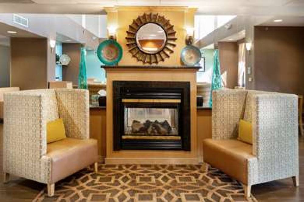 Hampton Inn &amp; Suites Madera 3