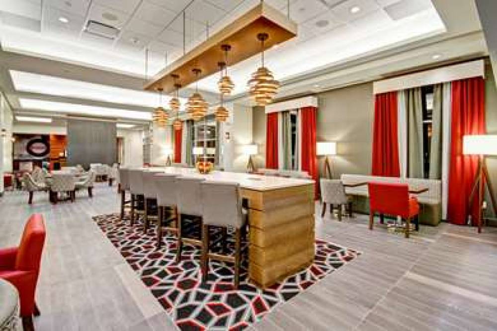 Hampton Inn &amp; Suites - Medicine Hat, Alberta, 3