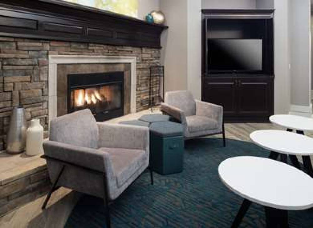 Hampton Inn &amp; Suites Memphis-Beale Street 4