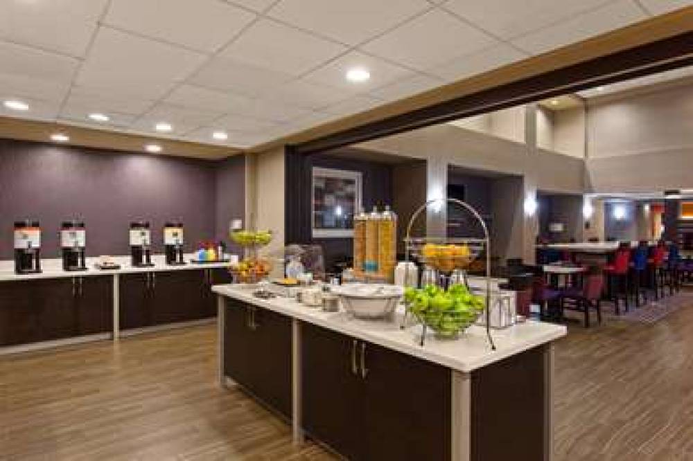 Hampton Inn &amp; Suites Merced 5