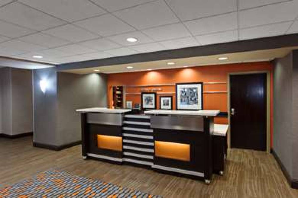 Hampton Inn &amp; Suites Merced 2