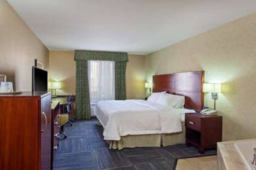 Hampton Inn &amp; Suites Merced 9