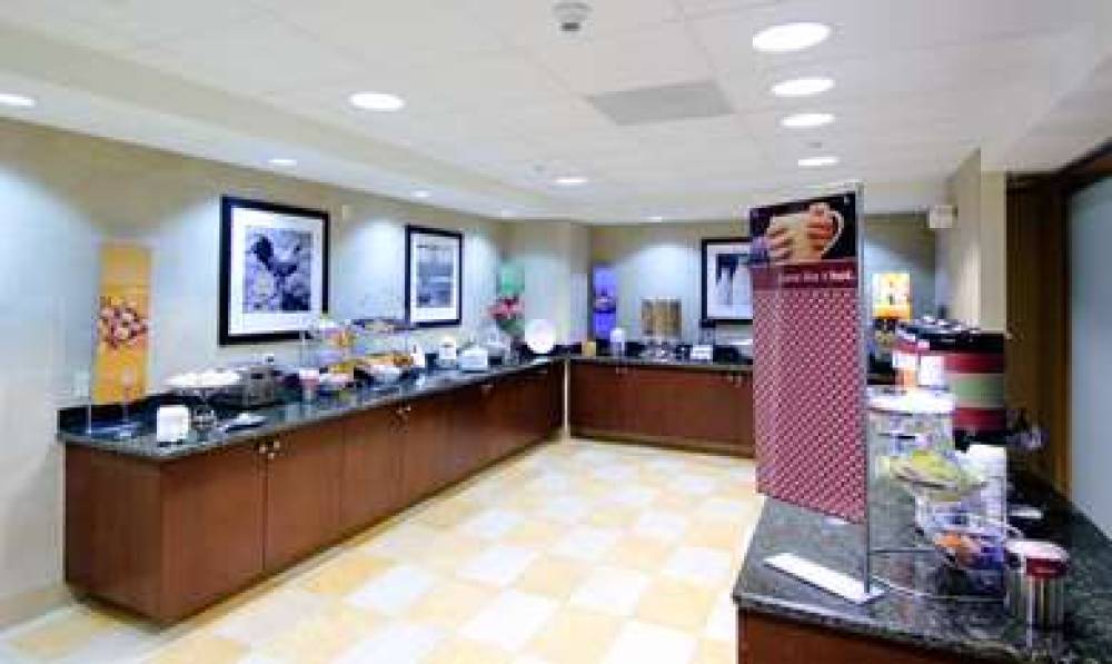 Hampton Inn &amp; Suites Moreno Valley 10