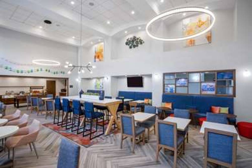 Hampton Inn &amp; Suites Muncie 4