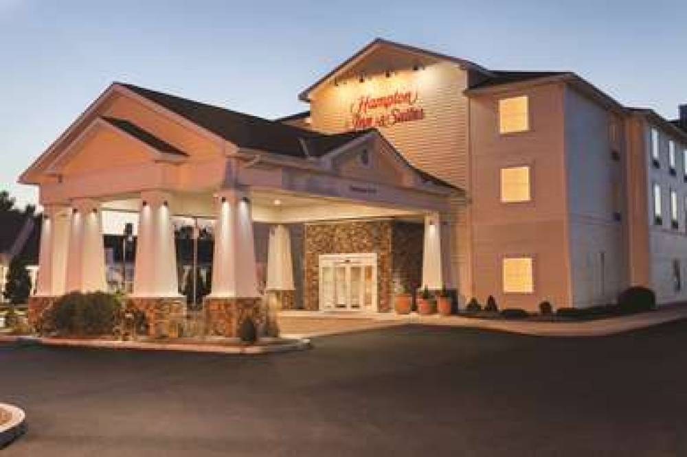 Hampton Inn &amp; Suites Mystic 2