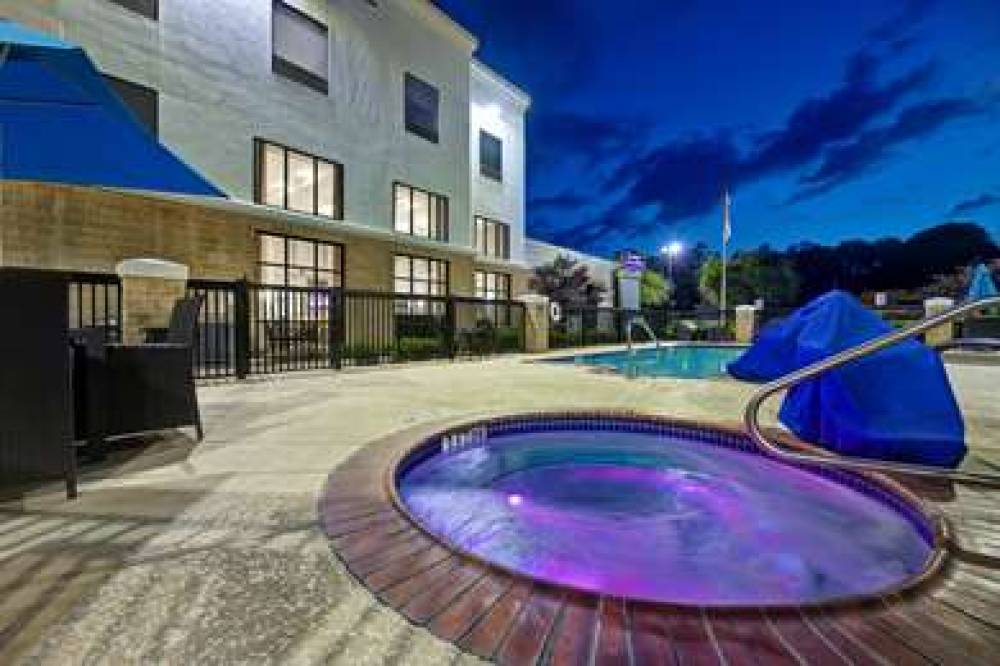 Hampton Inn &amp; Suites Nacogdoches 7