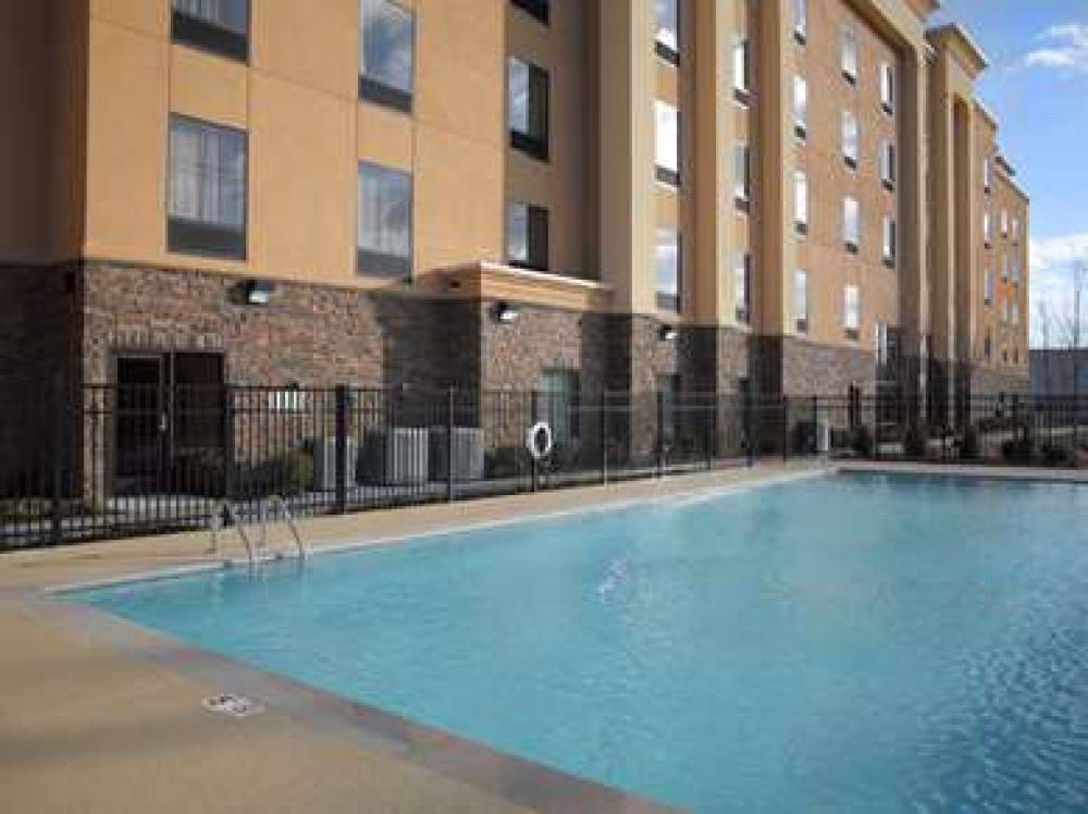 Hampton Inn &amp; Suites Nashville At Opryland 8