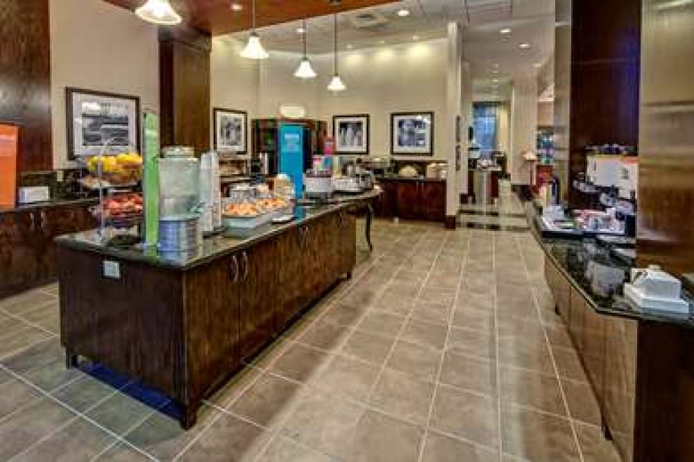 Hampton Inn &amp; Suites Nashville-Downtown 9