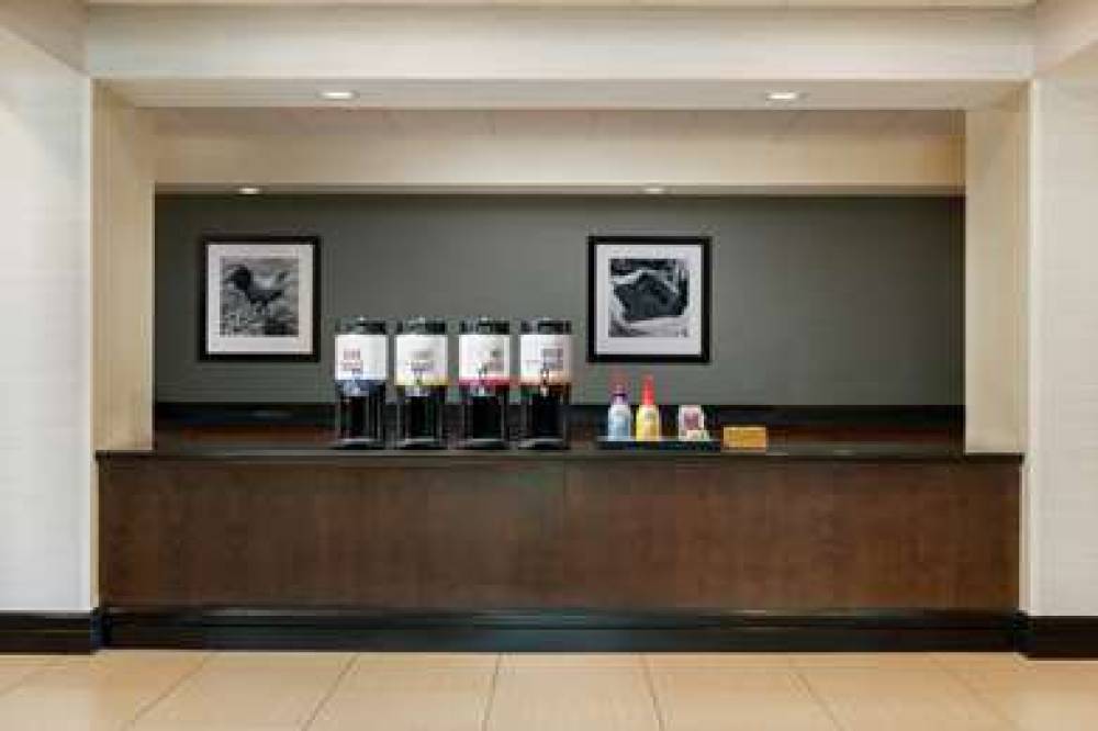 Hampton Inn &amp; Suites National Harbor/Alexandr 6