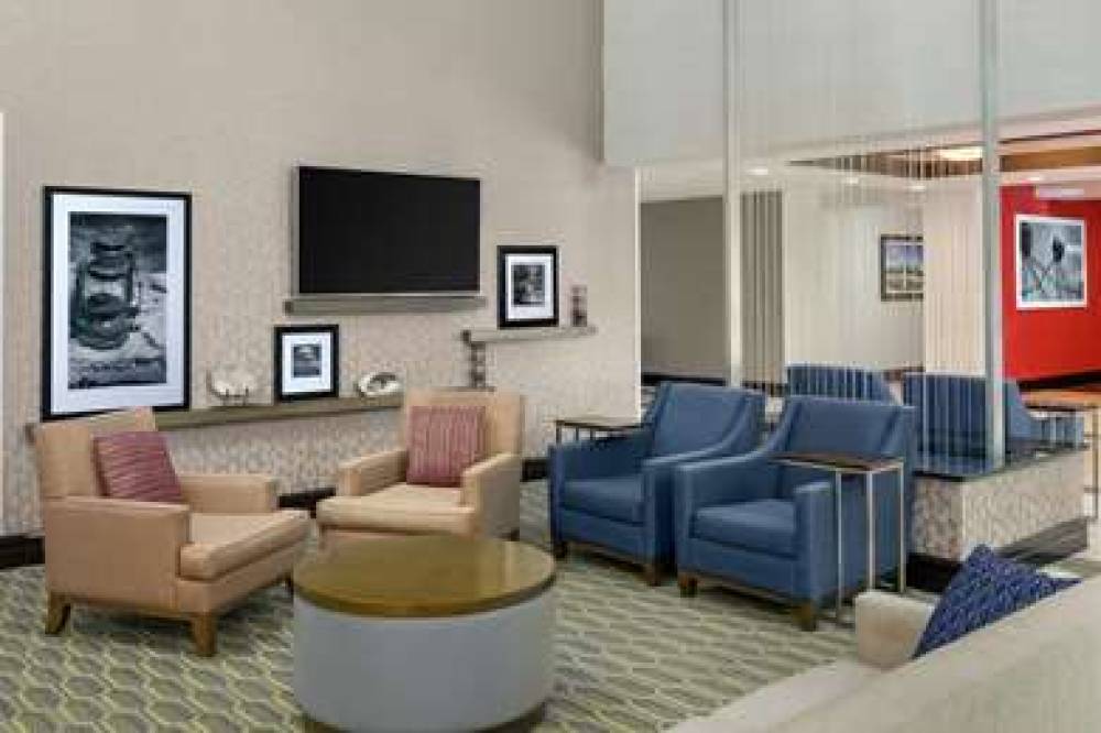 Hampton Inn &amp; Suites National Harbor/Alexandr 5