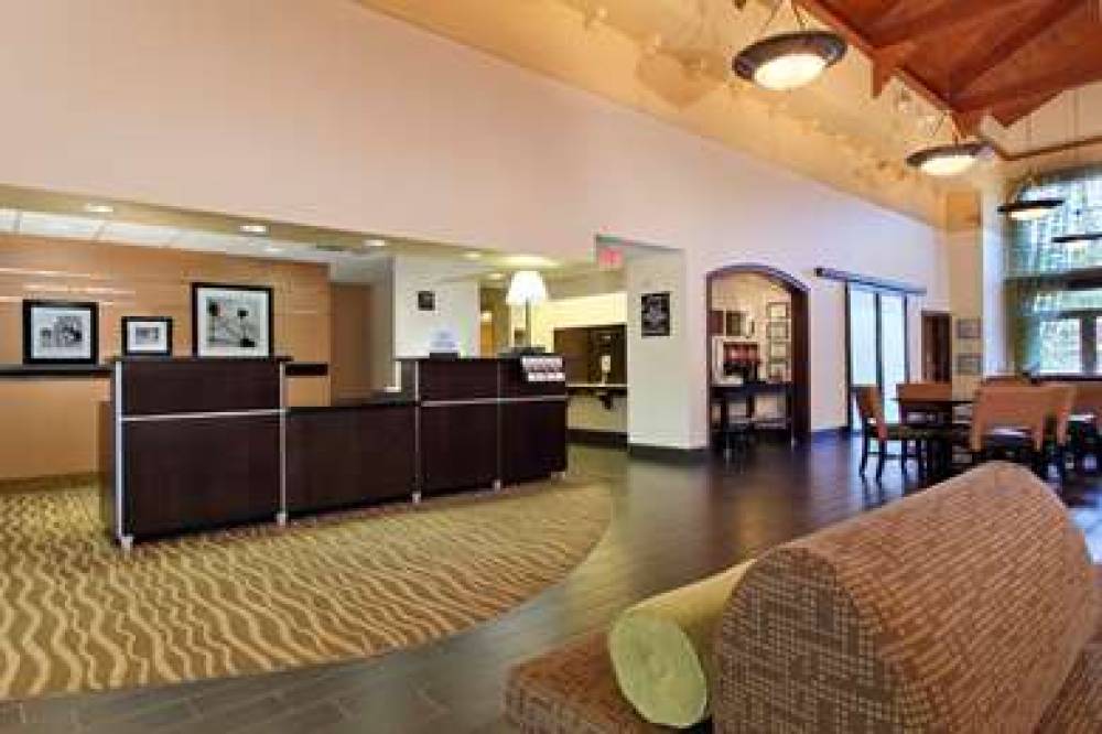 Hampton Inn &amp; Suites Newtown, PA 4