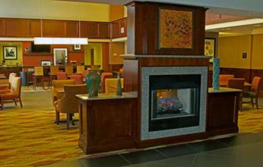 Hampton Inn &amp; Suites Norfolk-Airport 3