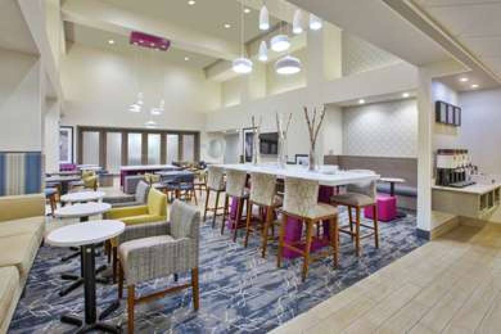 Hampton Inn &amp; Suites Oakwood Village-Cleveland 2