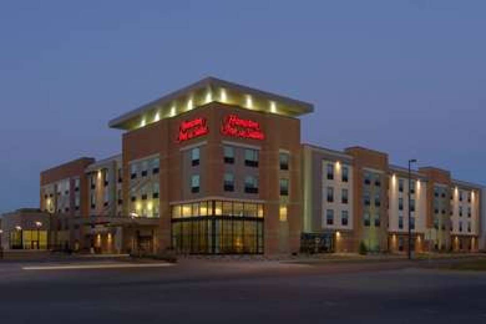 Hampton Inn &amp; Suites Omaha-Downtown 2