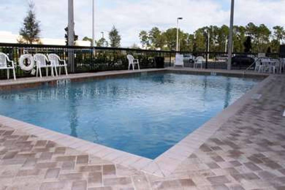 Hampton Inn &amp; Suites Orlando-John Young Pkwy/ 4