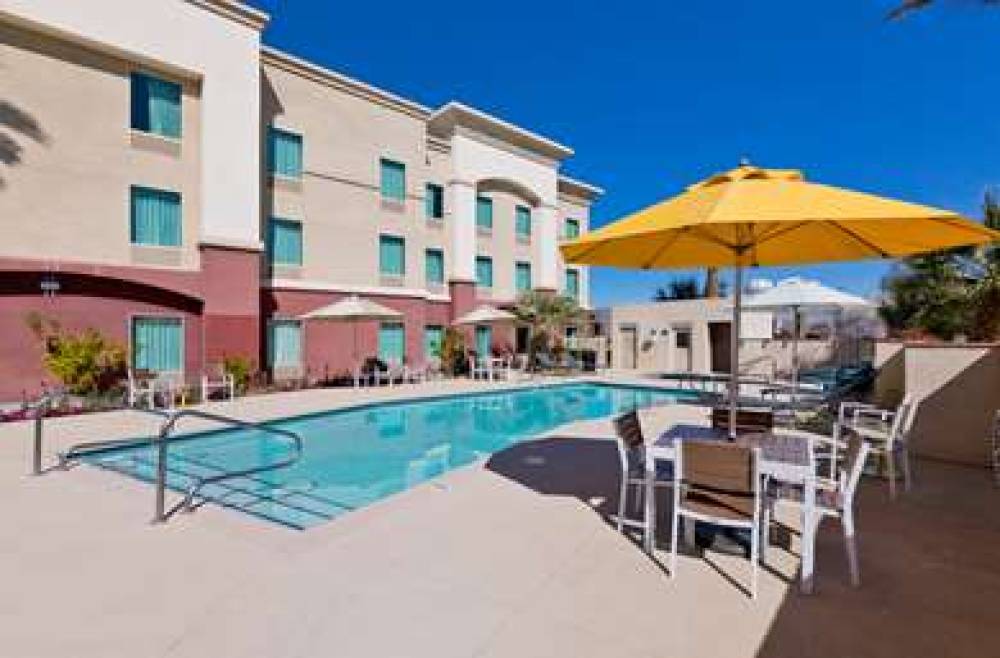 Hampton Inn &amp; Suites Palm Desert 8